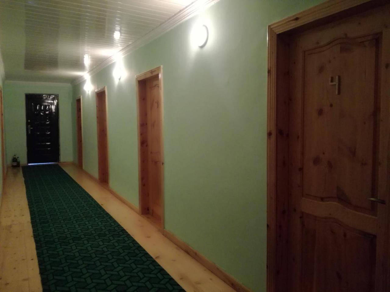 I R K O Hotel Местия Екстериор снимка