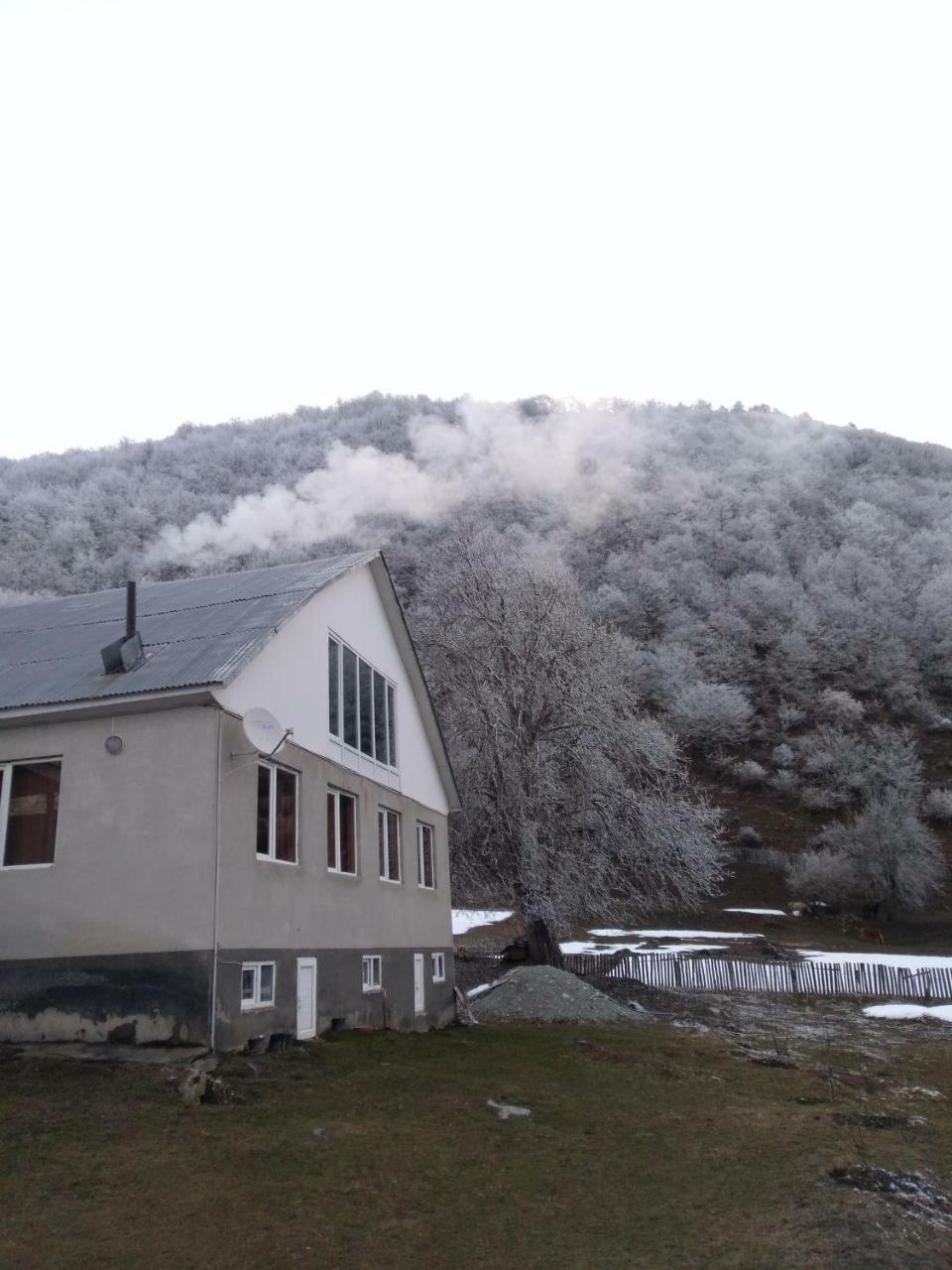 I R K O Hotel Местия Екстериор снимка